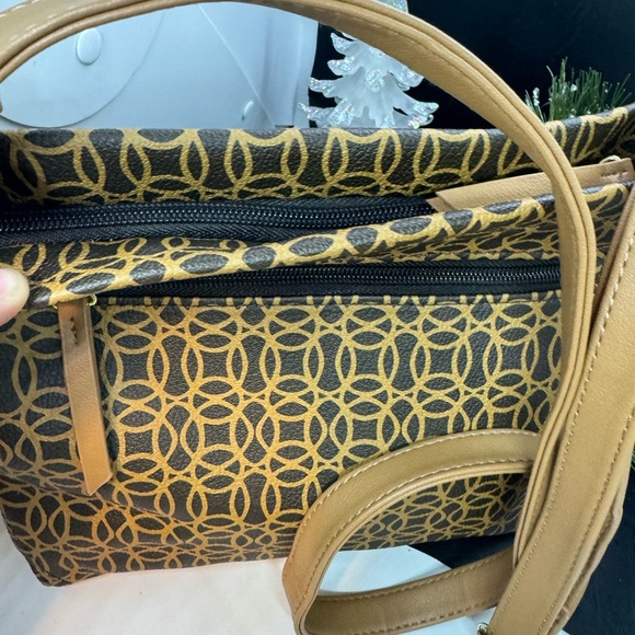 New Crossbody Purse - Picture 4 of 5